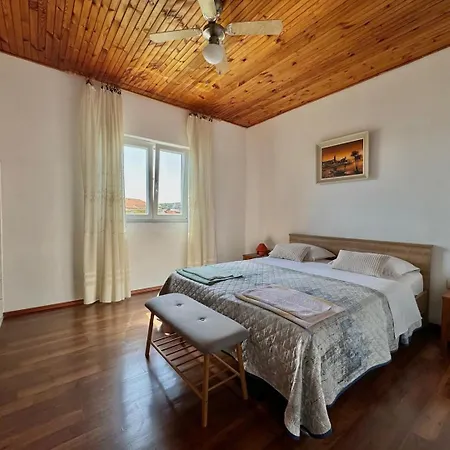 Apartmán Almira Nr. 3 *